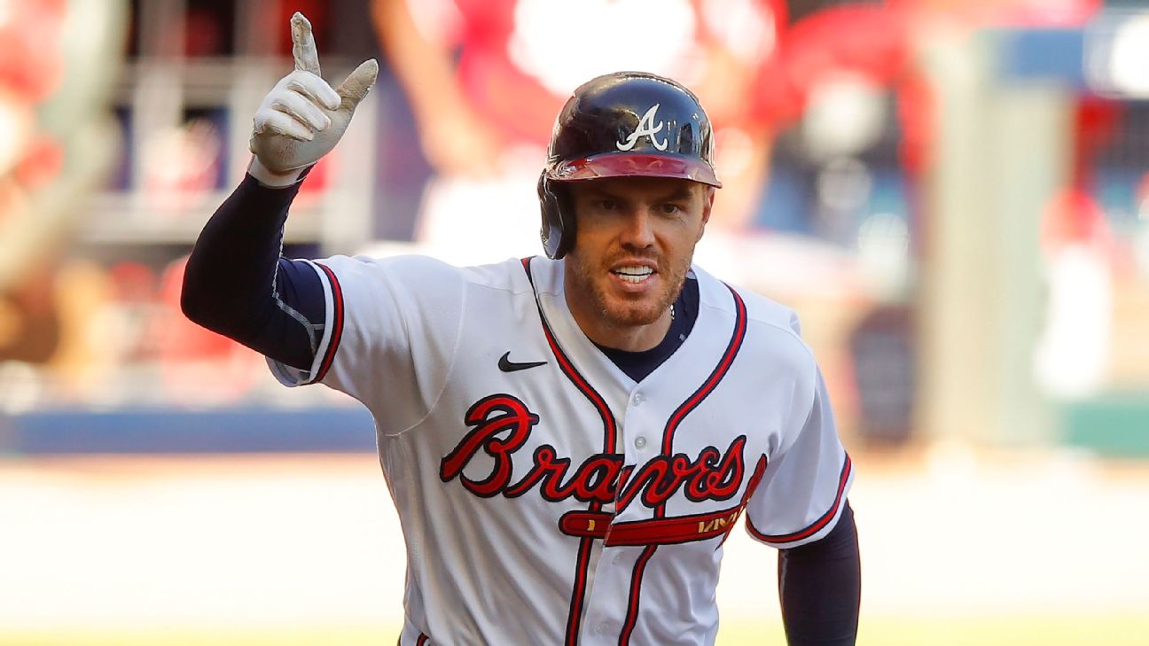 Reds, Braves set postseason record for scoring futility