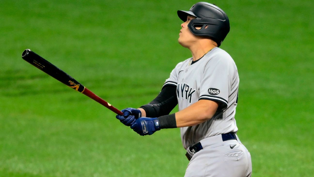 Yankees' Gio Urshela to get MRI exam after injuring left hand
