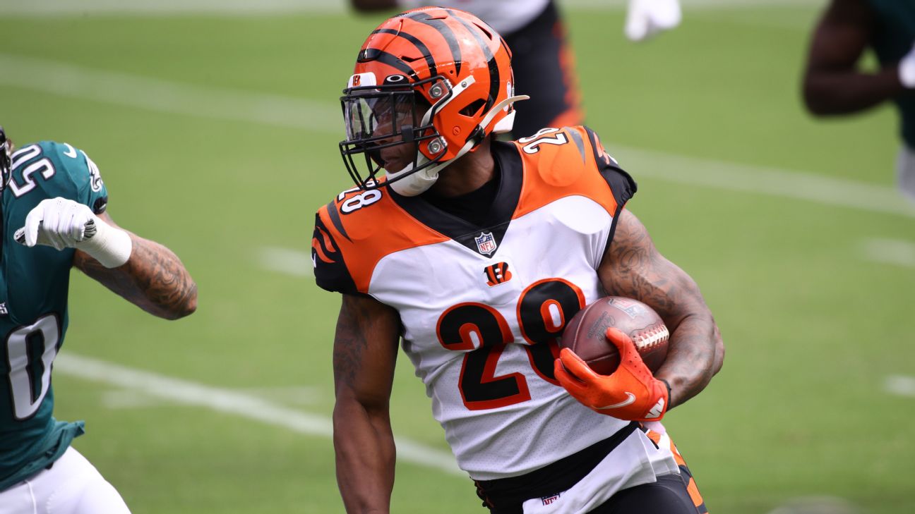 Cincinnati Bengals running back Joe Mixon mashes through Jacksonville  Jaguars for a physical goal-line touchdown