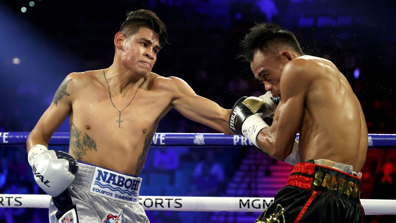 Ringside Seat: Navarrete goes for another title, Villa for his first; Elvis is back
