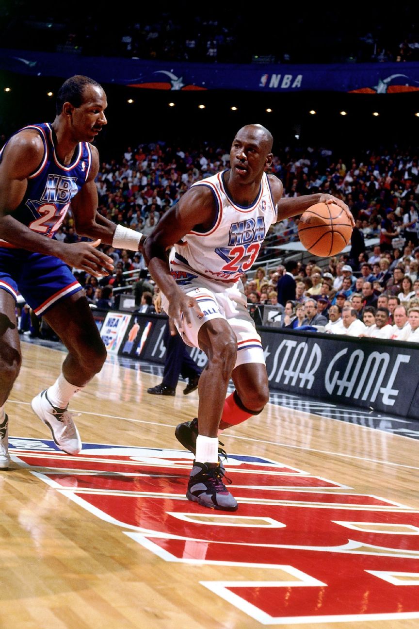 The new Paris Saint-Germain shirt inspired by Michael Jordan's Chicago Bulls