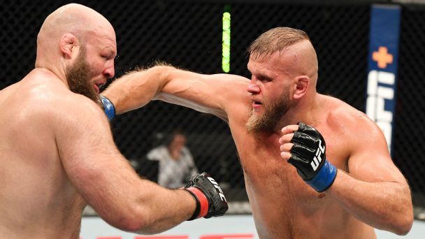 UFC Fight Night results: Spivac gets first-round submission against Tybura