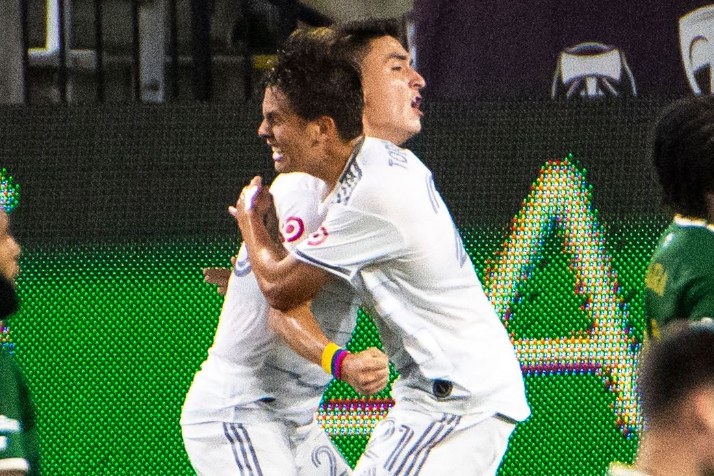 LAFC wins Supporters' Shield on stoppage-time goal vs Portland