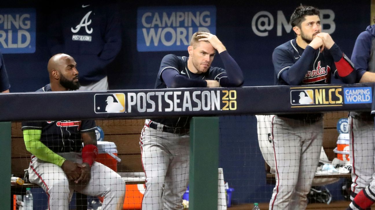 Braves' collapse ends with playoff hopes dashed