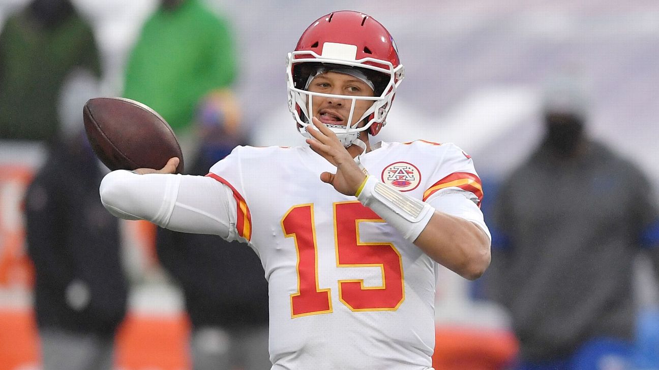 PFF: Chiefs' Patrick Mahomes tops QB ranking through Week 12