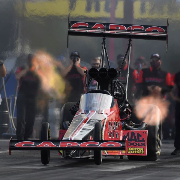 Torrence leads Top Fuel qualifying at Baytown