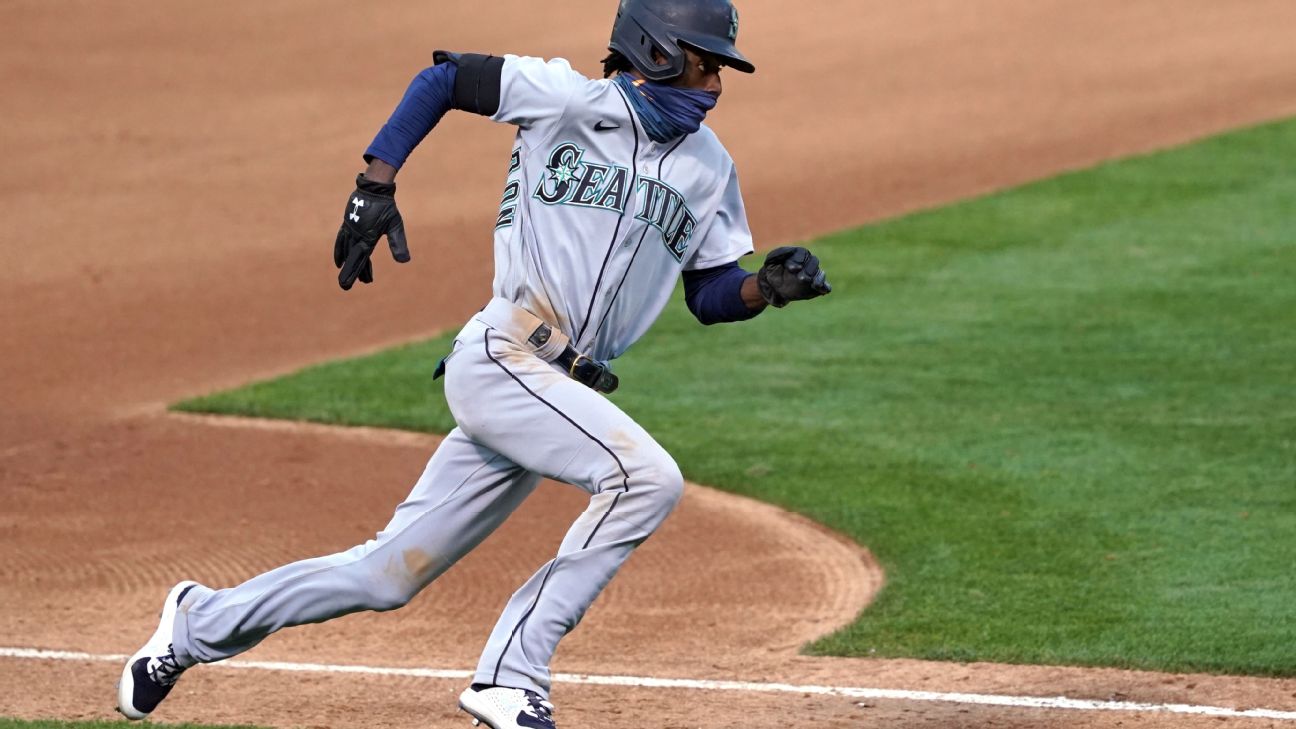 The Mariners are taking a risk putting Dee Gordon in center field