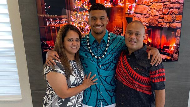 The Tagovailoa tour: Four days, three states, two wins and one unforgettable weekend