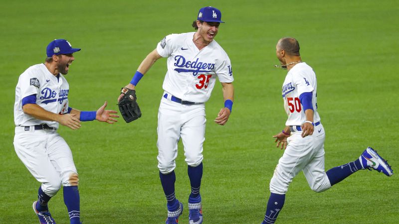 Los Angeles Dodgers 2020, Pitcheos Salvajes