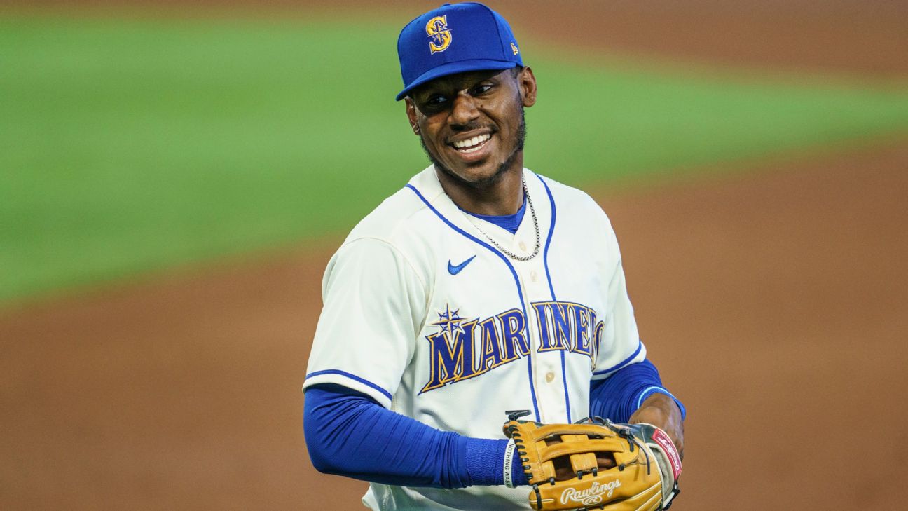 Arizona acquires 2020 AL Rookie of the Year Lewis from Mariners - NBC Sports