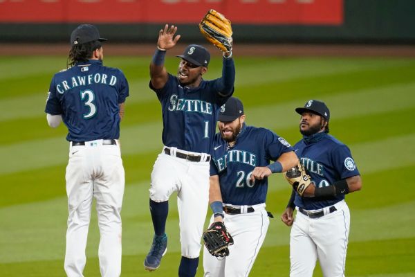 M's Lewis named top AL rookie in unanimous vote