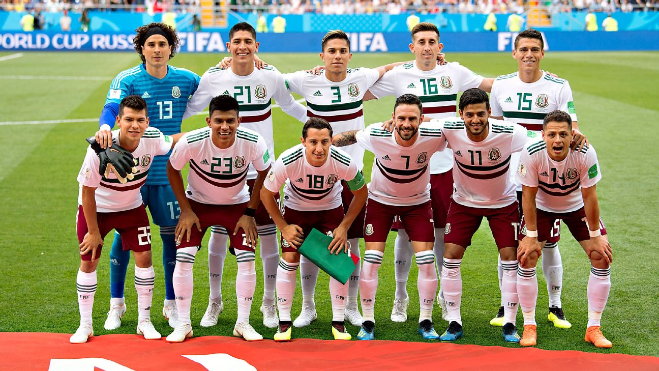 Alfredo Gutierrez, Memo Ochoa y Andrés Guardado Intercambian Jerseys