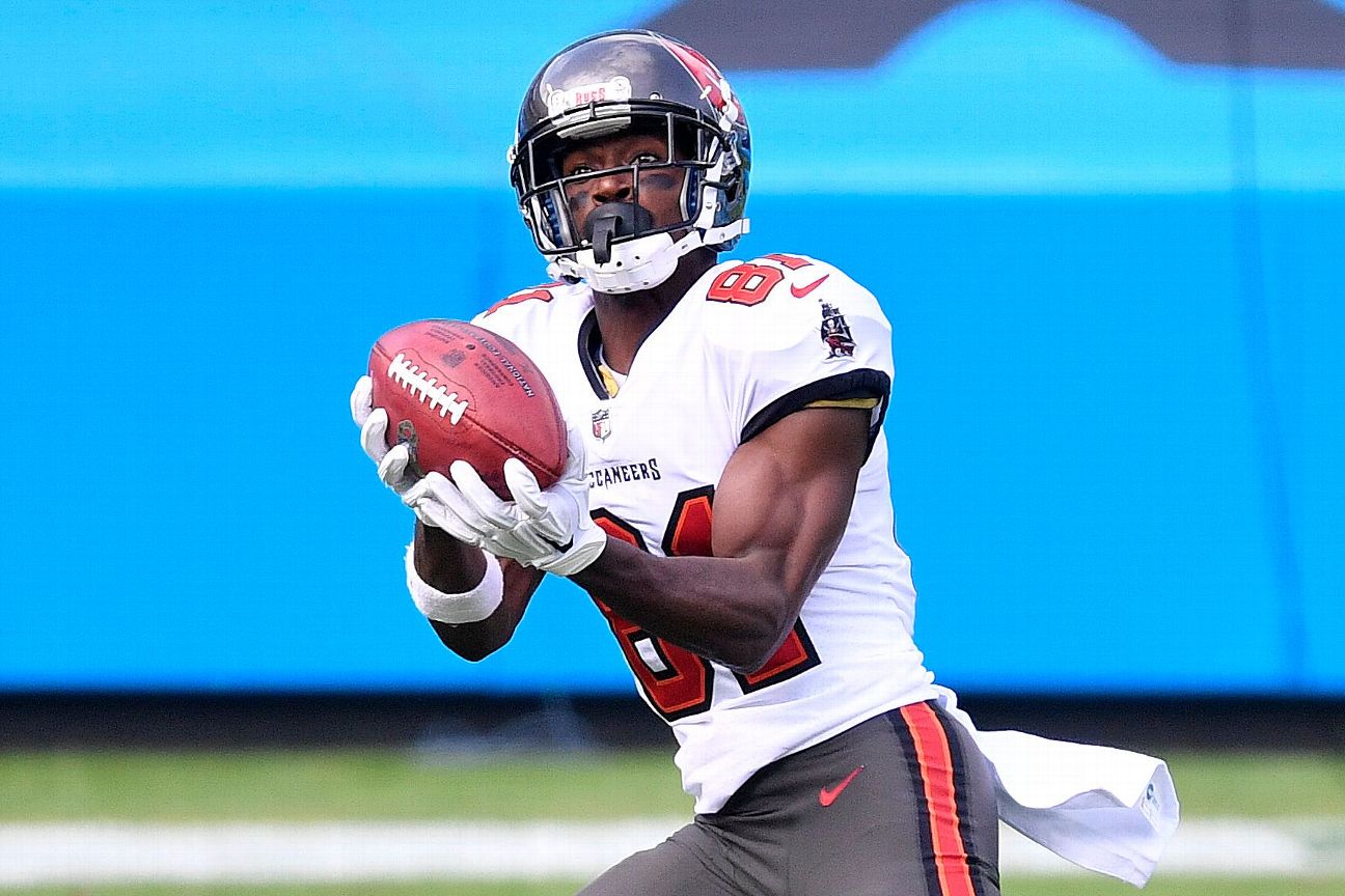 AB becomes fastest player to 900 receptions