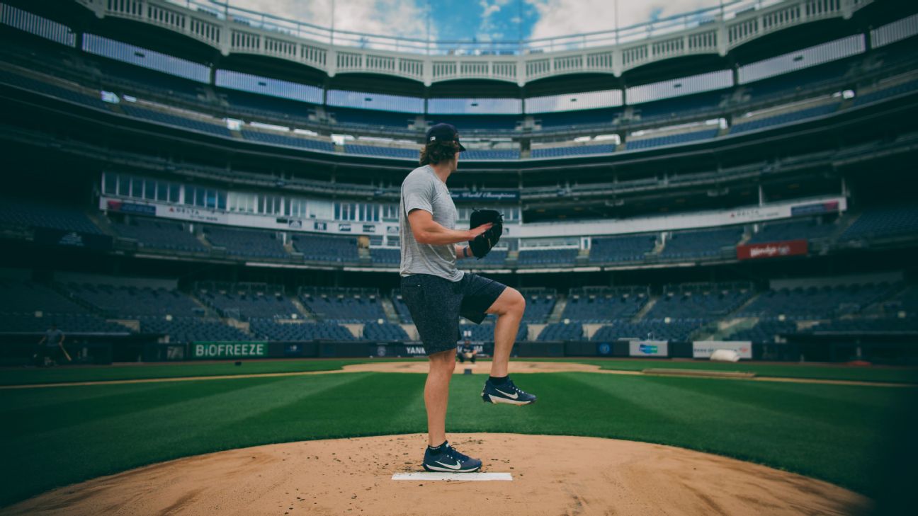 New York Yankees reliever Zack Britton shows off new gym