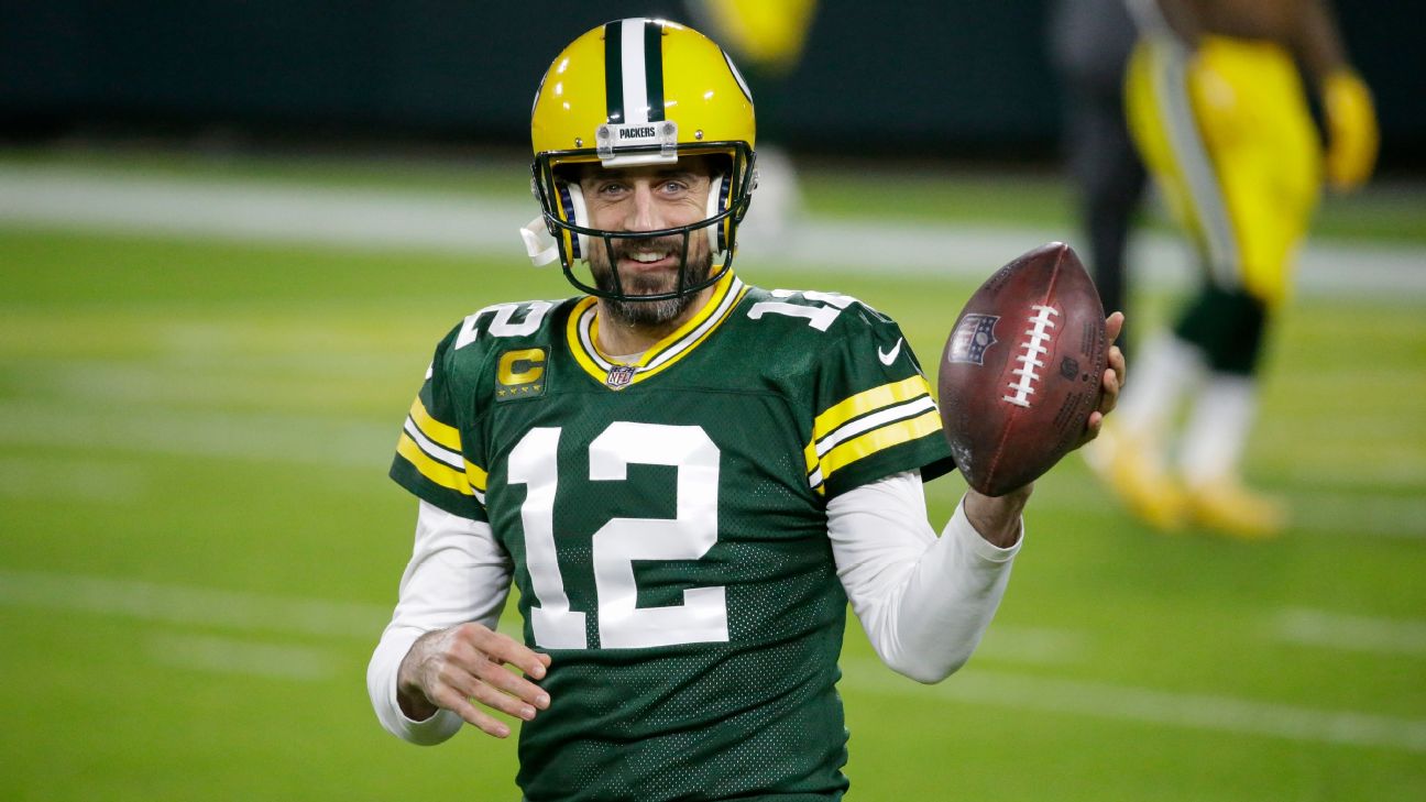 Packers QB Aaron Rodgers calls award voter 'a bum' following