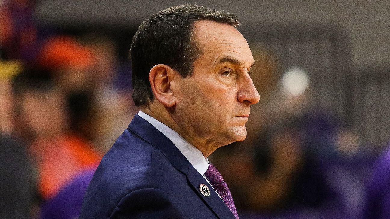 Duke men's basketball coach Mike Krzyzewski apologizes to student