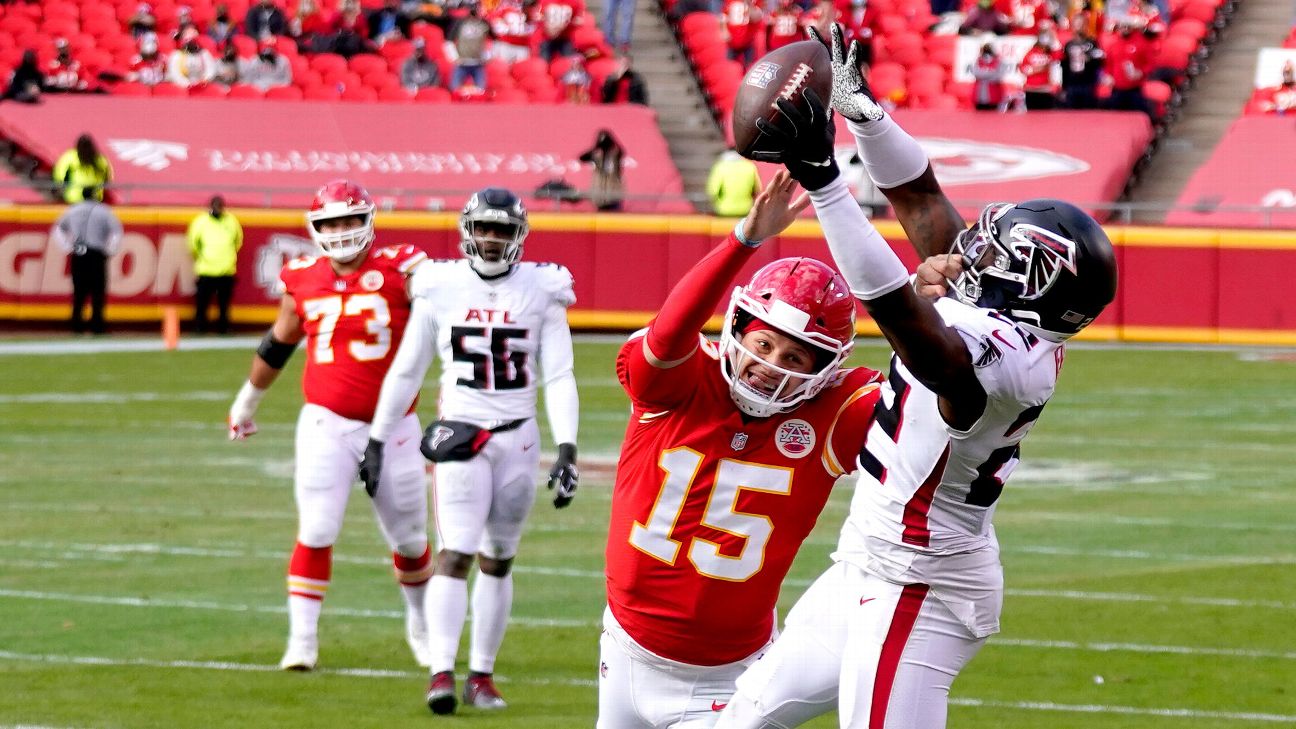 Patrick Mahomes launches a pair of long scores to Tyreek Hill - ESPN