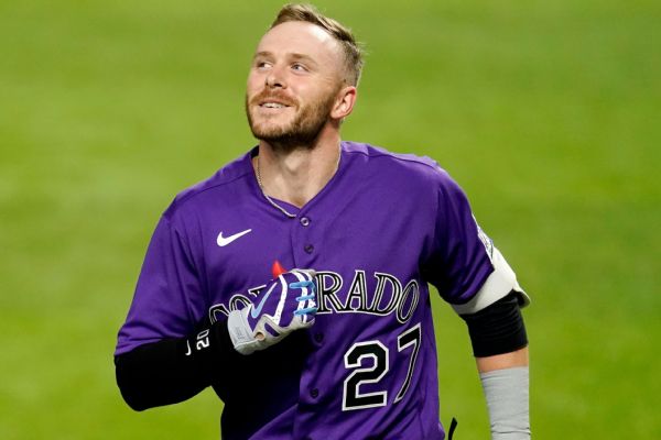 Rockies SS Story lands on IL with elbow issue