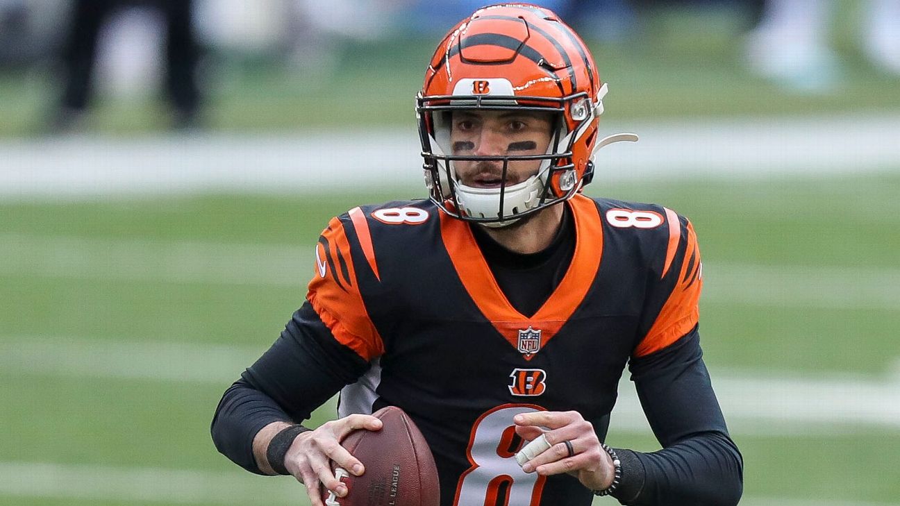 Cincinnati Bengals quarterback Brandon Allen during pre-game