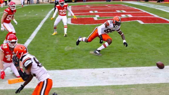 That's so Browns: Cleveland fumble near goal line results in touchback