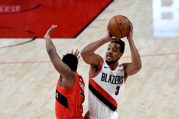Blazers' McCollum sidelined by small foot fracture
