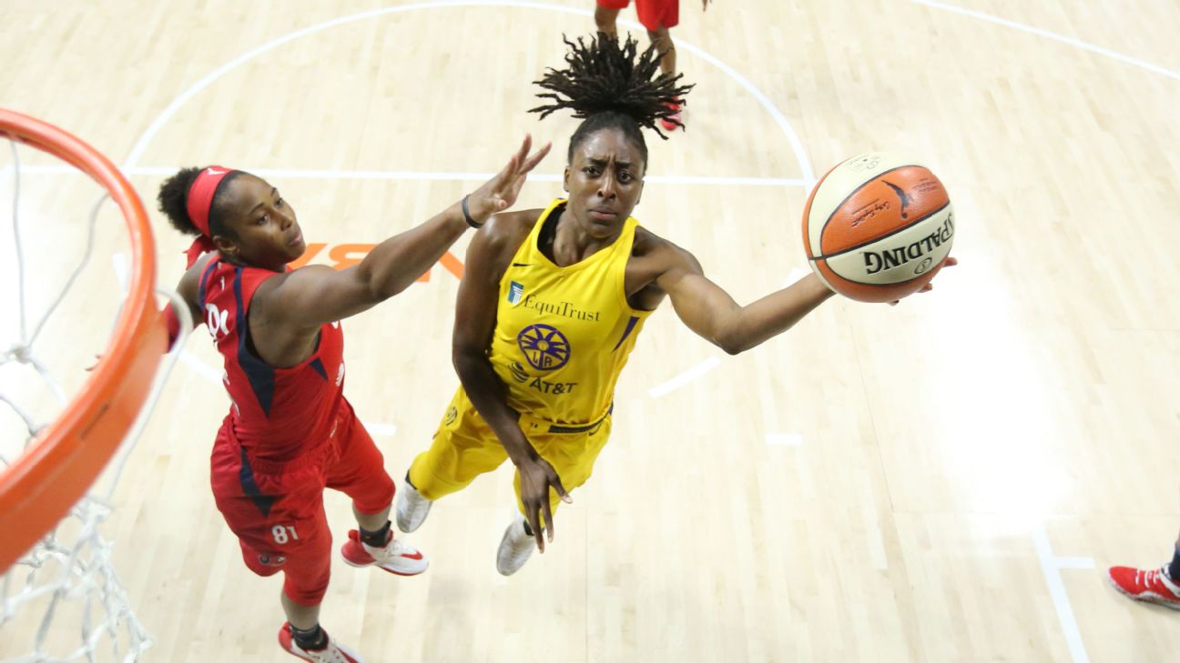 Chiney Ogwumike (13 Los Angeles Sparks) attempts a layup during the WNBA  basketball game between the Chicago Sky and Los Angeles Sparks on Friday  May 6th, 2022 at Wintrust Arena, Chicago, USA. (