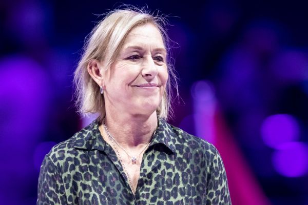 Navratilova: 'All clear' of cancer after testing