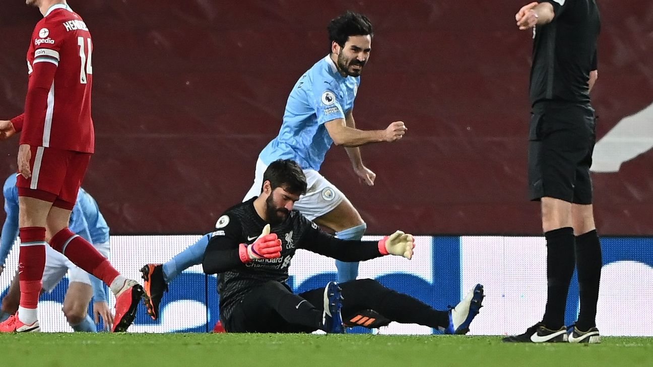 Manchester City goleia Wycombe e avança na Copa da Liga; Liverpool