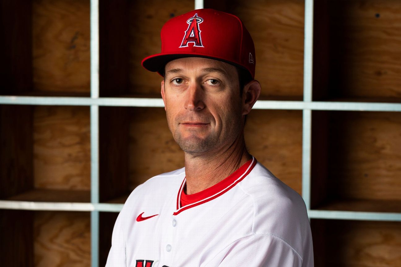 Angels' Wise named as interim pitching coach