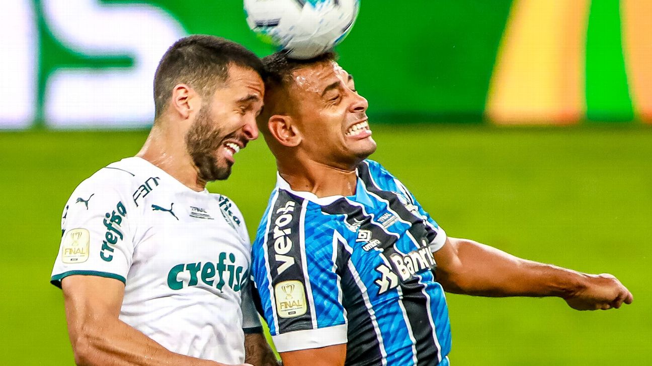 Luan fala em tom de despedida e exalta classificação do Grêmio