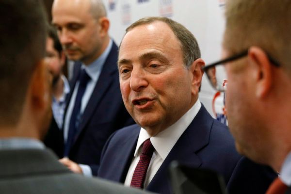 Bettman appeals to Jets fans: 'Come to games'