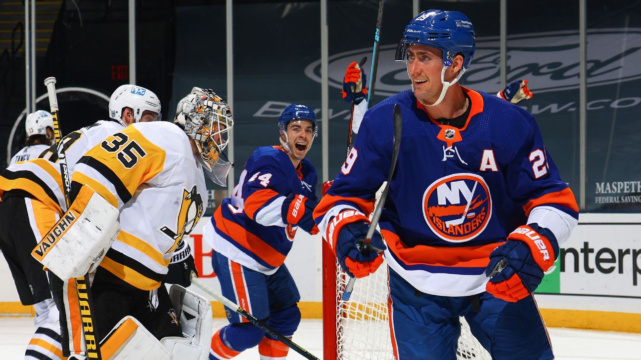 Casey Cizikas, Matt Martin score in 3rd as New York Islanders top New York  Rangers 