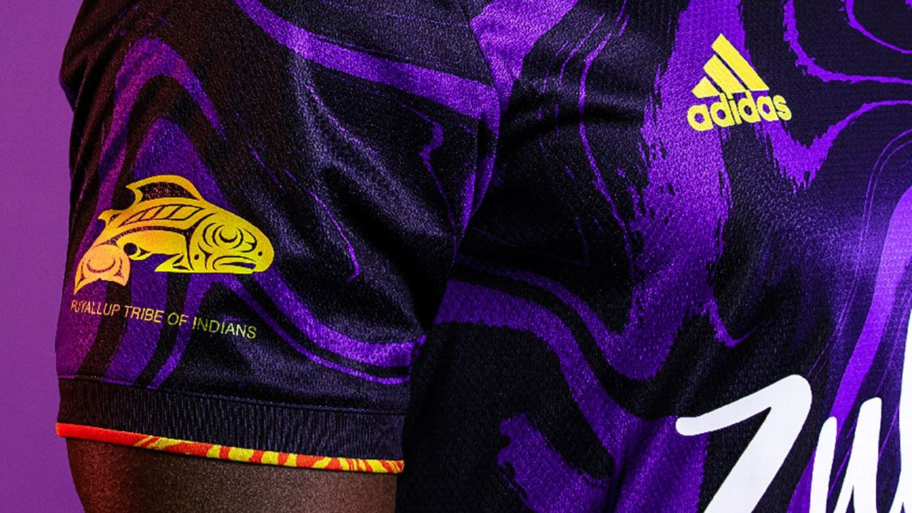 Bohemians post cryptic 'no comment' response to Ajax's reveal of stunning  new Bob Marley themed third kit