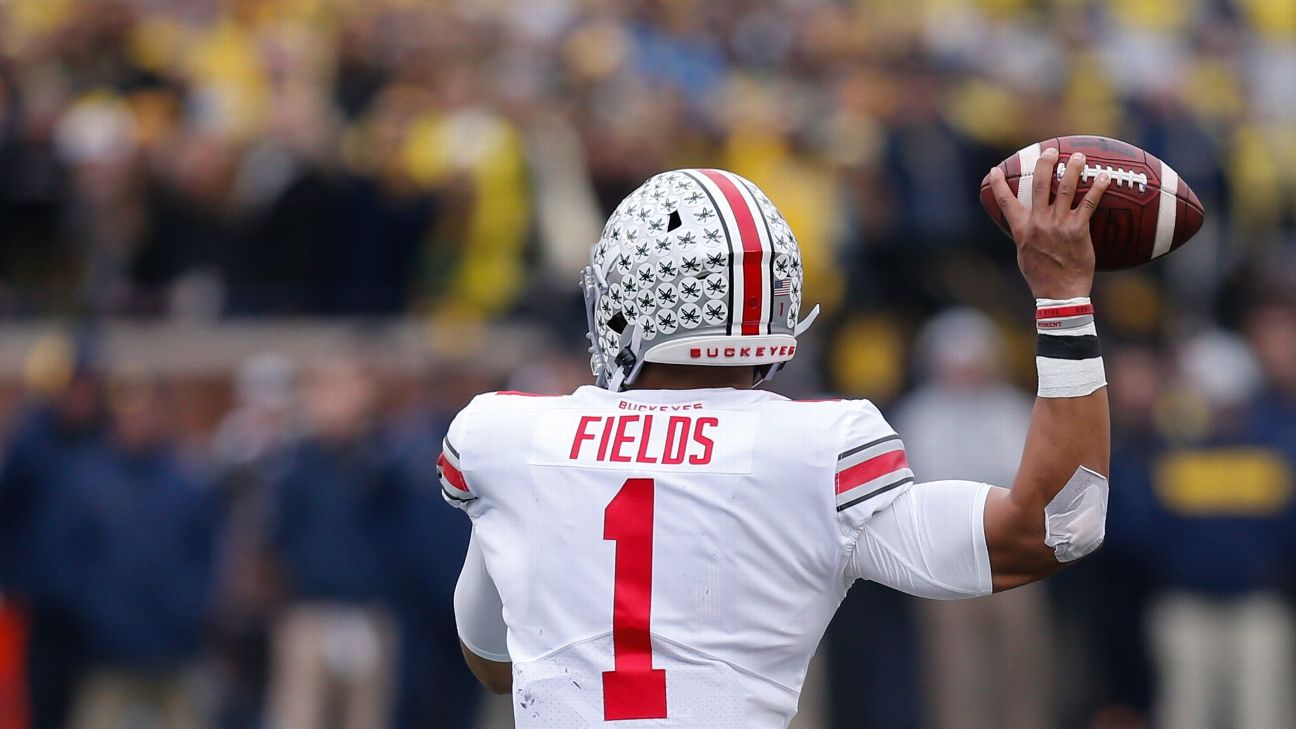 Los mejores rasgos de los máximos prospectos de quarterbacks del Draft 2021  de la NFL; Ocho QBs, ocho envíos que prueban su talento