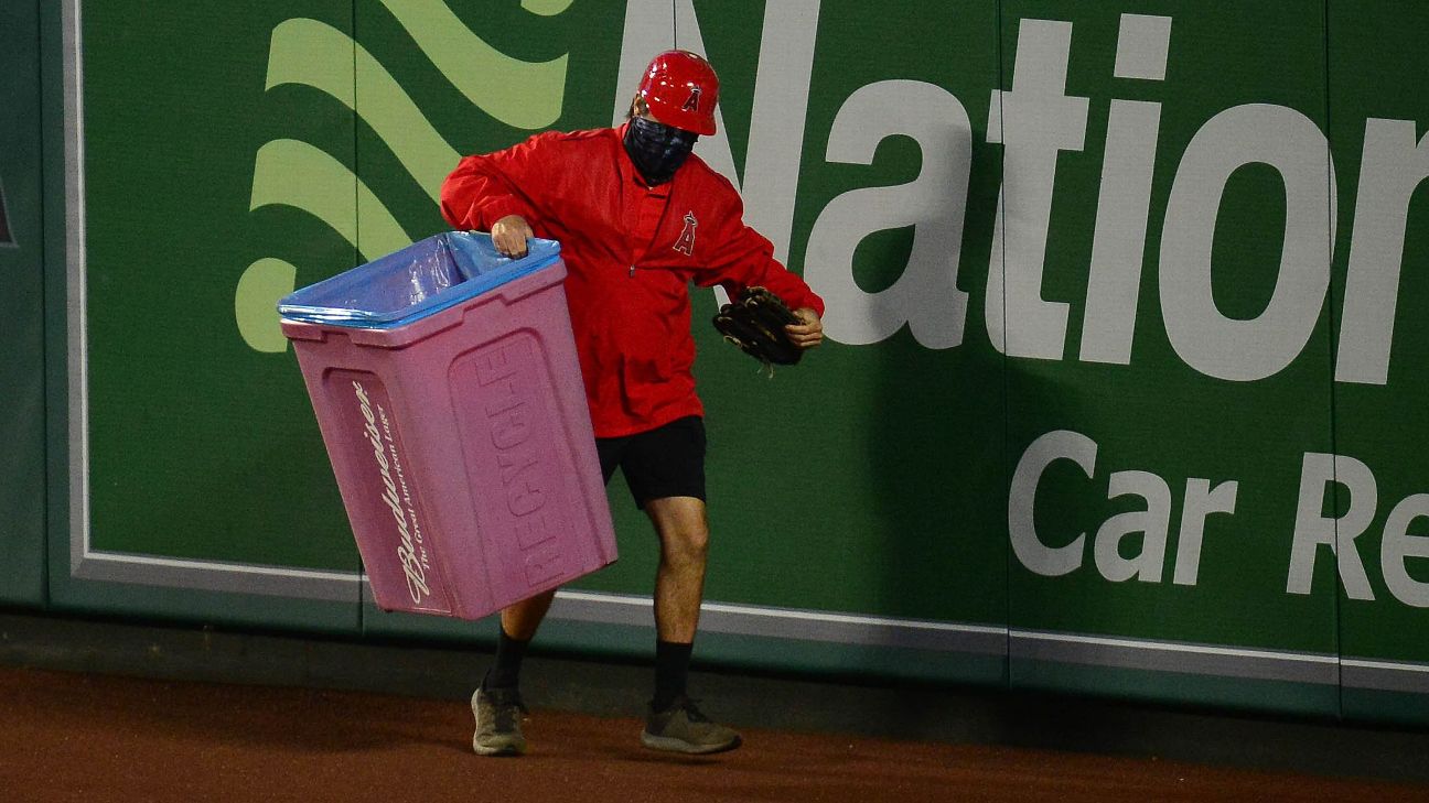 Los Angeles Angels fans toss trash cans, jeer Houston Astros in win