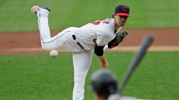 Chaos reigns after Red Sox OF Christian Arroyo loses ball in