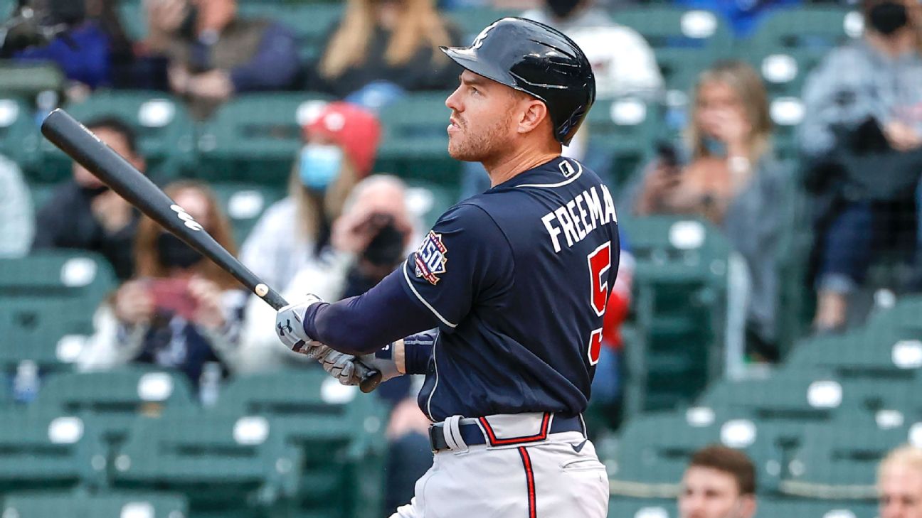 Freddie Freeman leaves game with respiratory infection