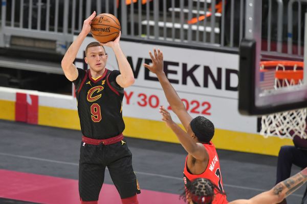 Cavs' Windler out indefinitely after knee surgery