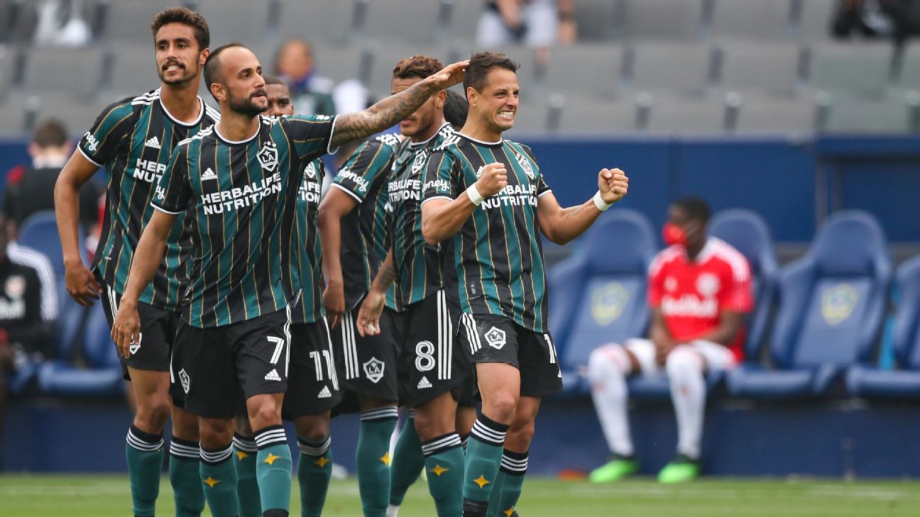 Javier Hernandez Chicharito The Champions Golazo - LA Galaxy 