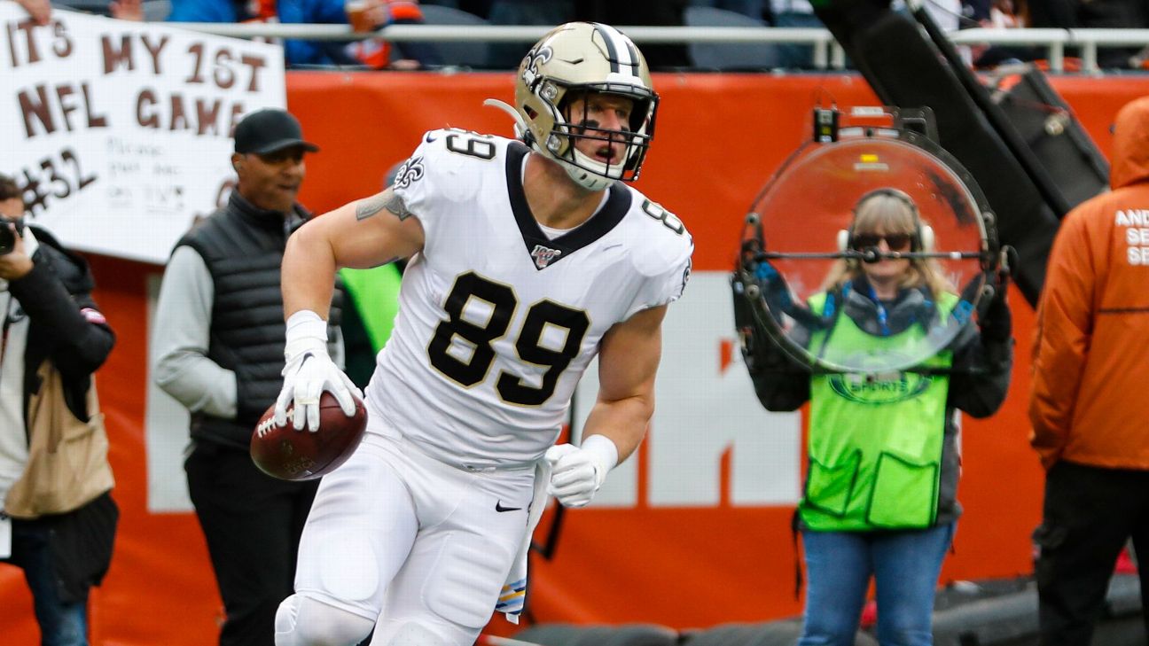 Saints keep TE Josh Hill