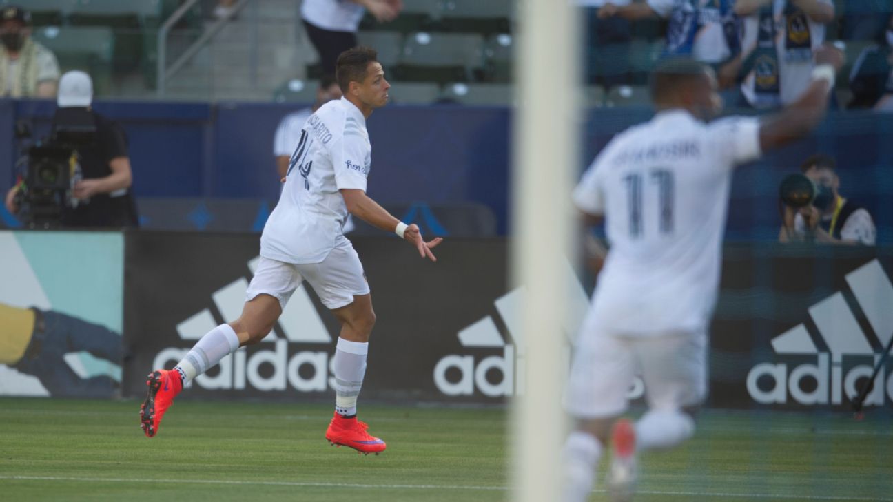 Chicharito, dos Santos lead Galaxy to 2-1 victory over LAFC