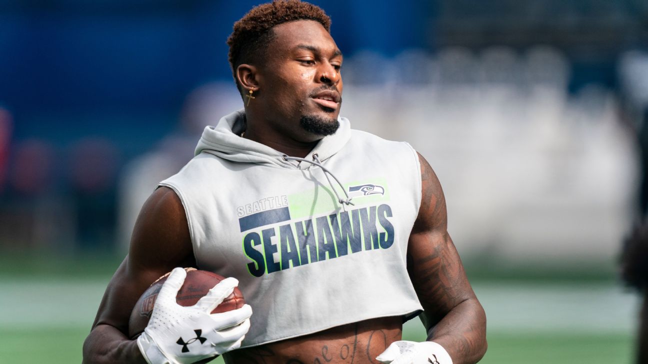 PFF on X: D.K. Metcalf is staying in Seattle 
