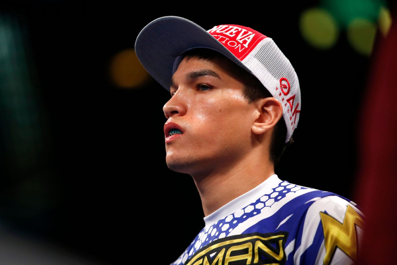 Ex-WBC champ Figueroa facing DWI charge
