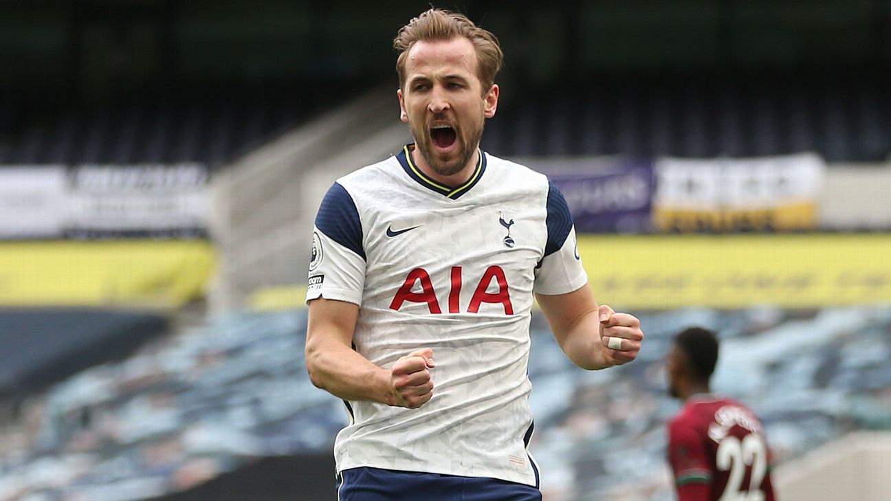 Harry Kane frames Cristiano Ronaldo's shirt after Tottenham's