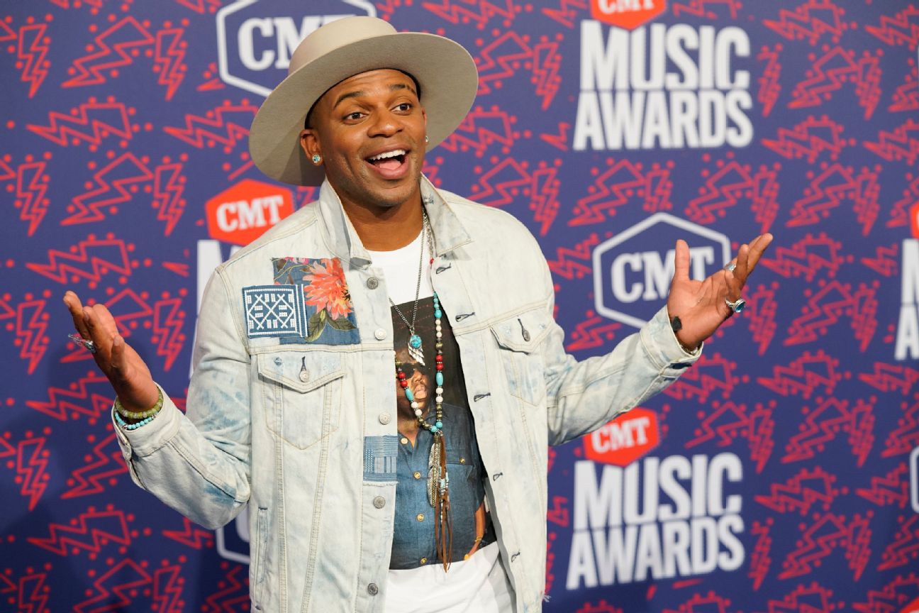 Country star Allen to sing anthem at Indy 500