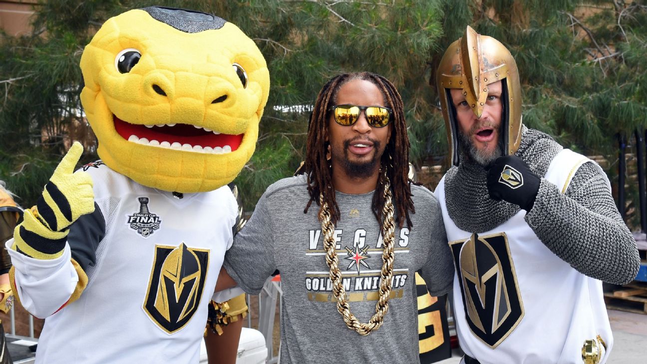 Celebrity Watch: A lineup of famous fans for all 16 NHL playoff teams
