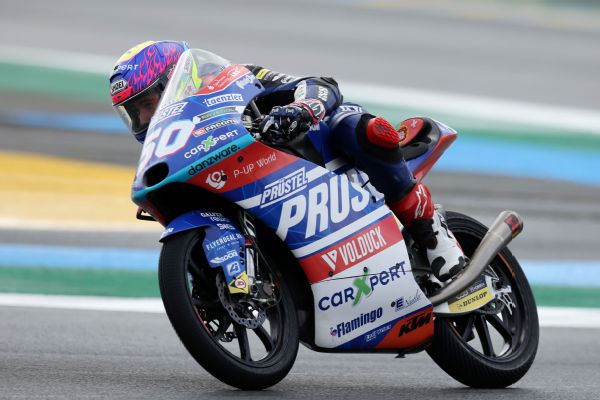 Moto3 rider airlifted to hospital after quals crash