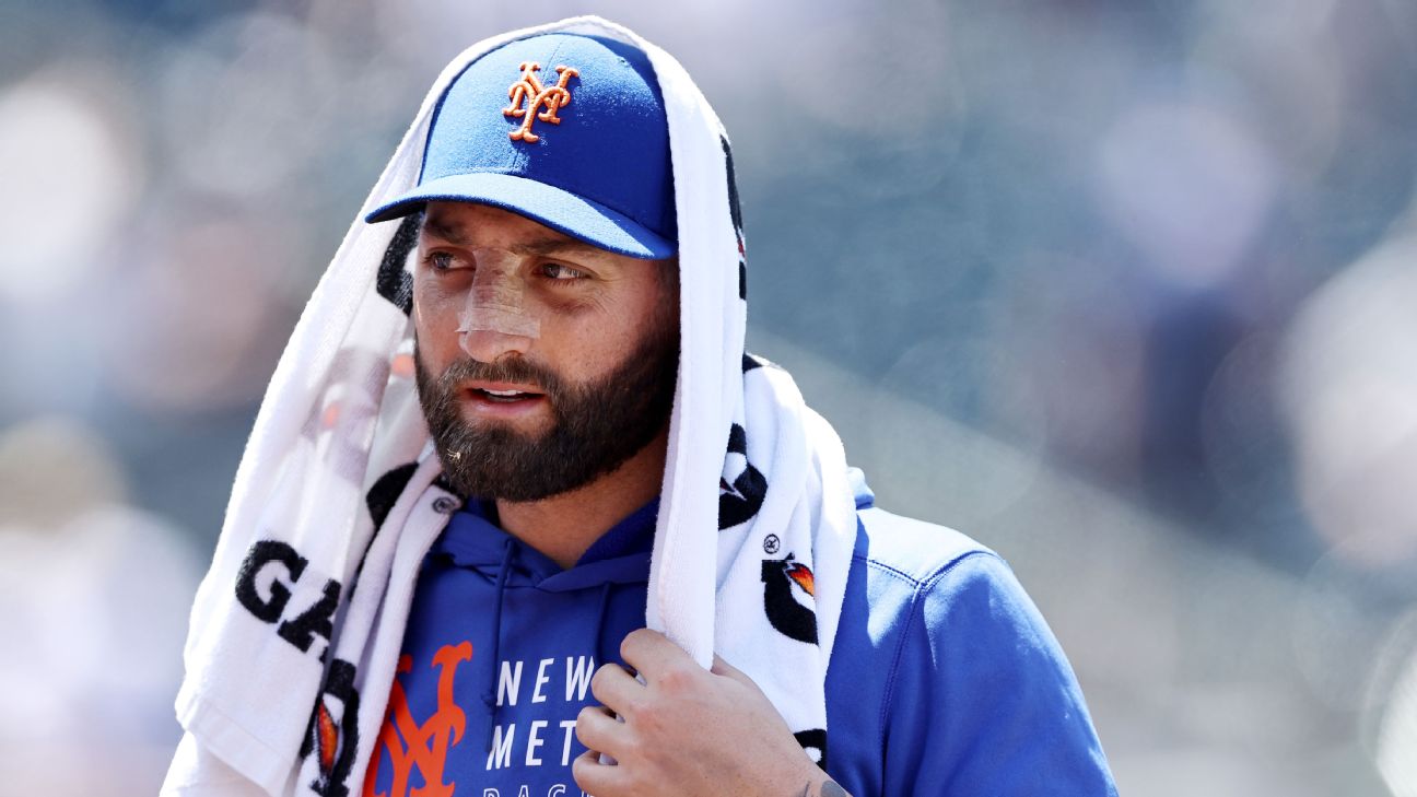 Kevin Pillar hit in face by pitch in NY Mets vs. Braves