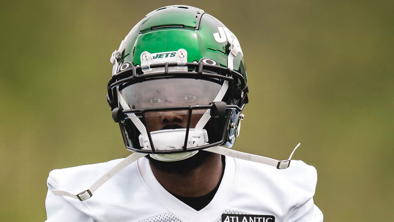 Jets WR Elijah Moore Sends Cryptic Tweets, Misses Thursday Practice