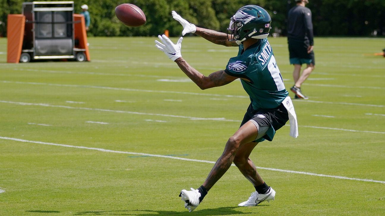 Hall of Fame WR Isaac Bruce sees greatness in Eagles' DeVonta